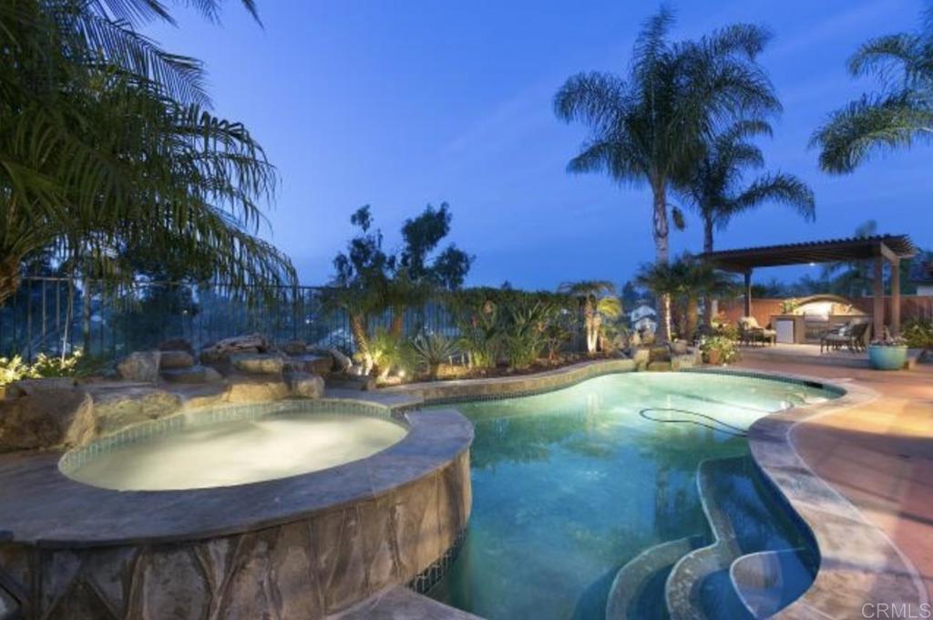 2218 Vista La Nisa Carlsbad, CA 92009 - Photo 2 of 4