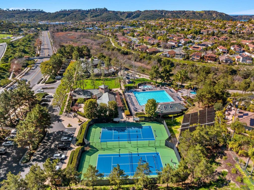 2218 Vista La Nisa Carlsbad, CA 92009 - Photo 4 of 4