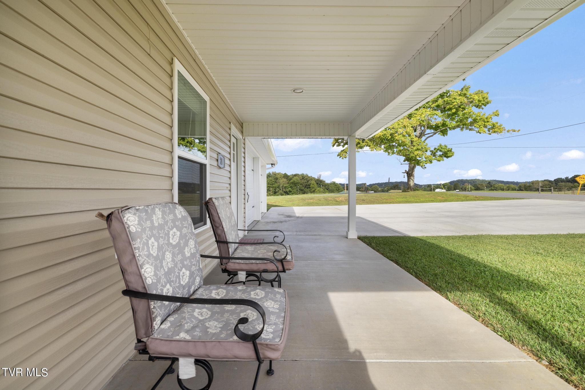 20 Brown Road Chuckey, TN 37641 - Photo 7 of 42 Covered front porch