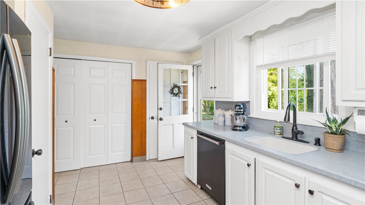 66 Oakdale Road North Kingstown, RI 02852 - Photo 8 of 45