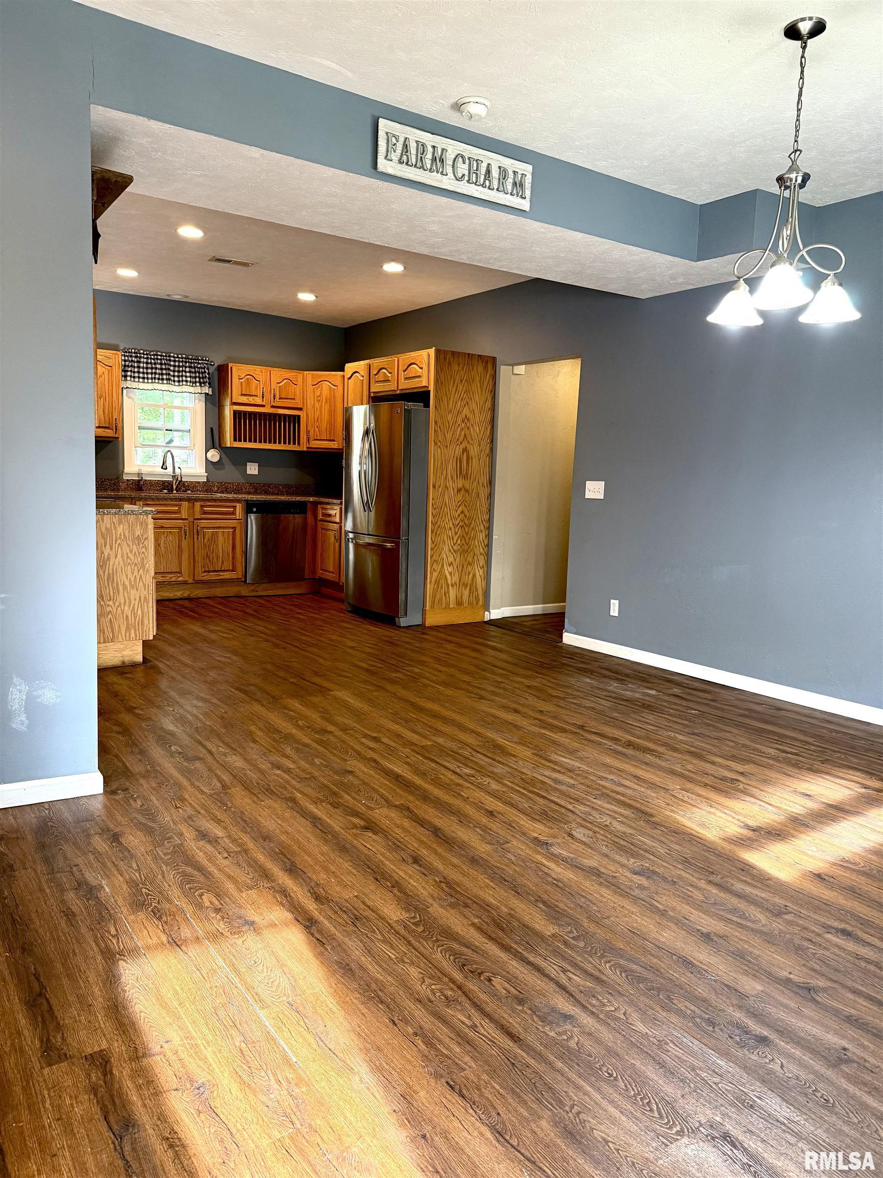 107 Bevard Street Cambria, IL 62918 - Photo 2 of 18
