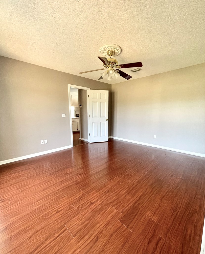 1592 Iris Road Dothan, AL 36301 - Photo 23 of 55 Master Suite
