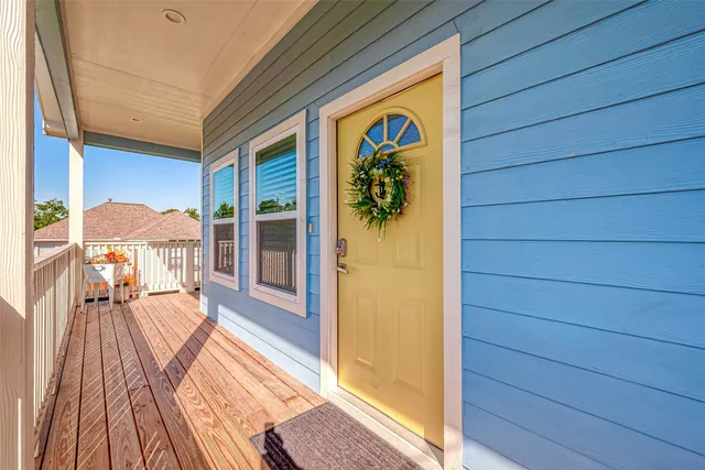 $330,000 | 108 Bay Oaks Drive, La Porte, TX 77571