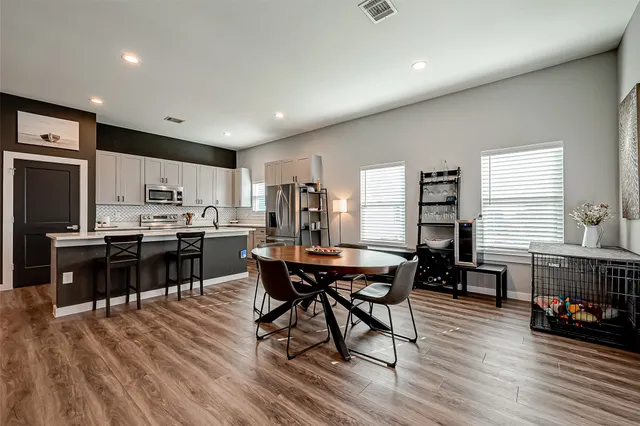 $330,000 | 108 Bay Oaks Drive, La Porte, TX 77571