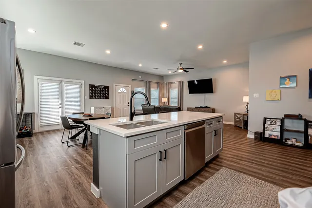 $330,000 | 108 Bay Oaks Drive, La Porte, TX 77571