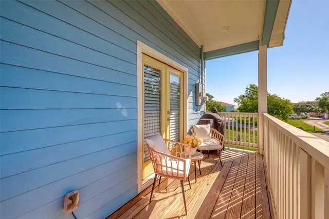 $330,000 | 108 Bay Oaks Drive, La Porte, TX 77571