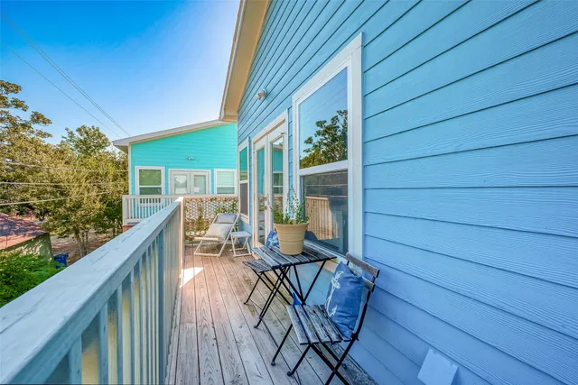 $330,000 | 108 Bay Oaks Drive, La Porte, TX 77571