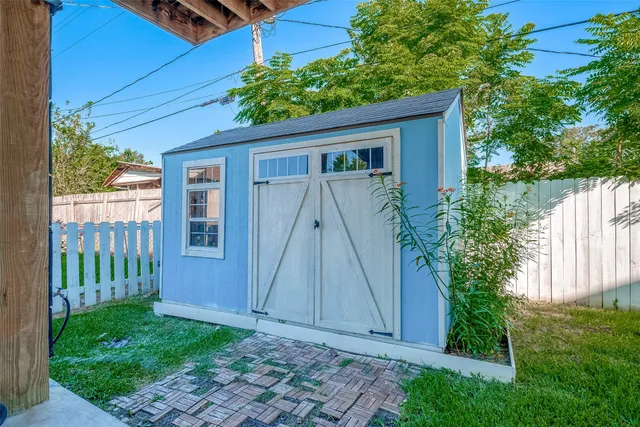 $330,000 | 108 Bay Oaks Drive, La Porte, TX 77571