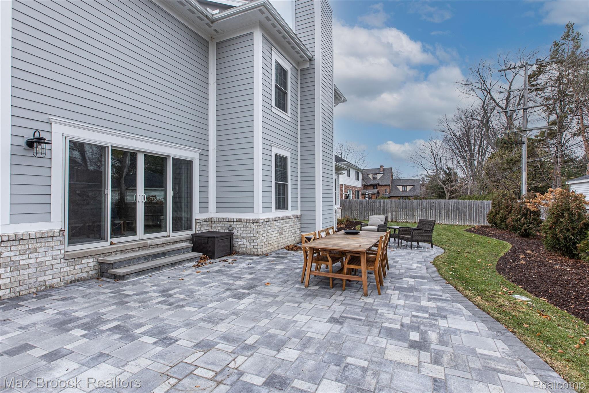 1006 Harvard Road Grosse Pointe, MI 48230 - Photo 40 of 44 -4.jpg