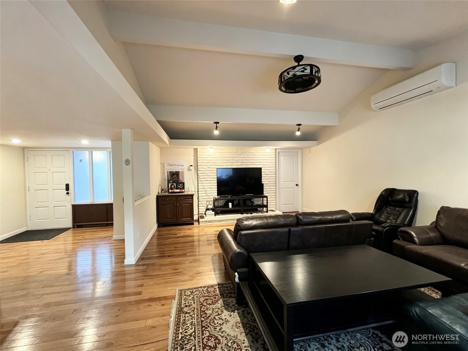 1836 Northeast 16th Street Renton, WA 98056 - Photo 9 of 24 Gallery Image 9