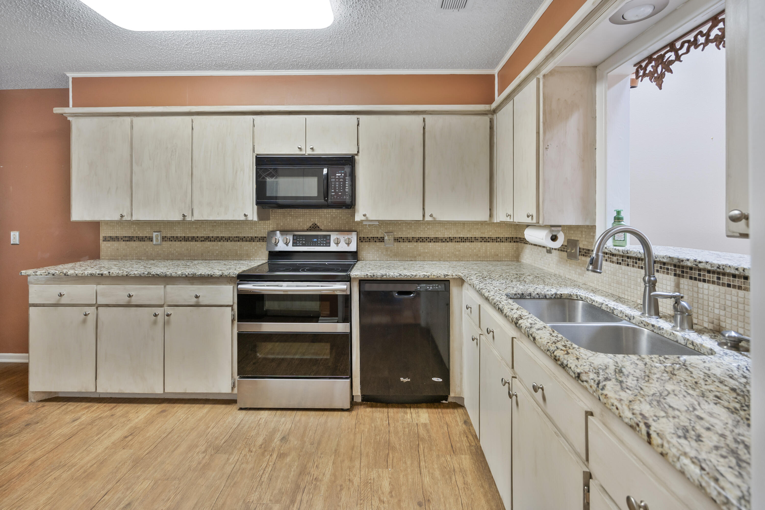 5217 89th Street Lubbock, TX 79424 - Photo 16 of 41 B66A1047copy