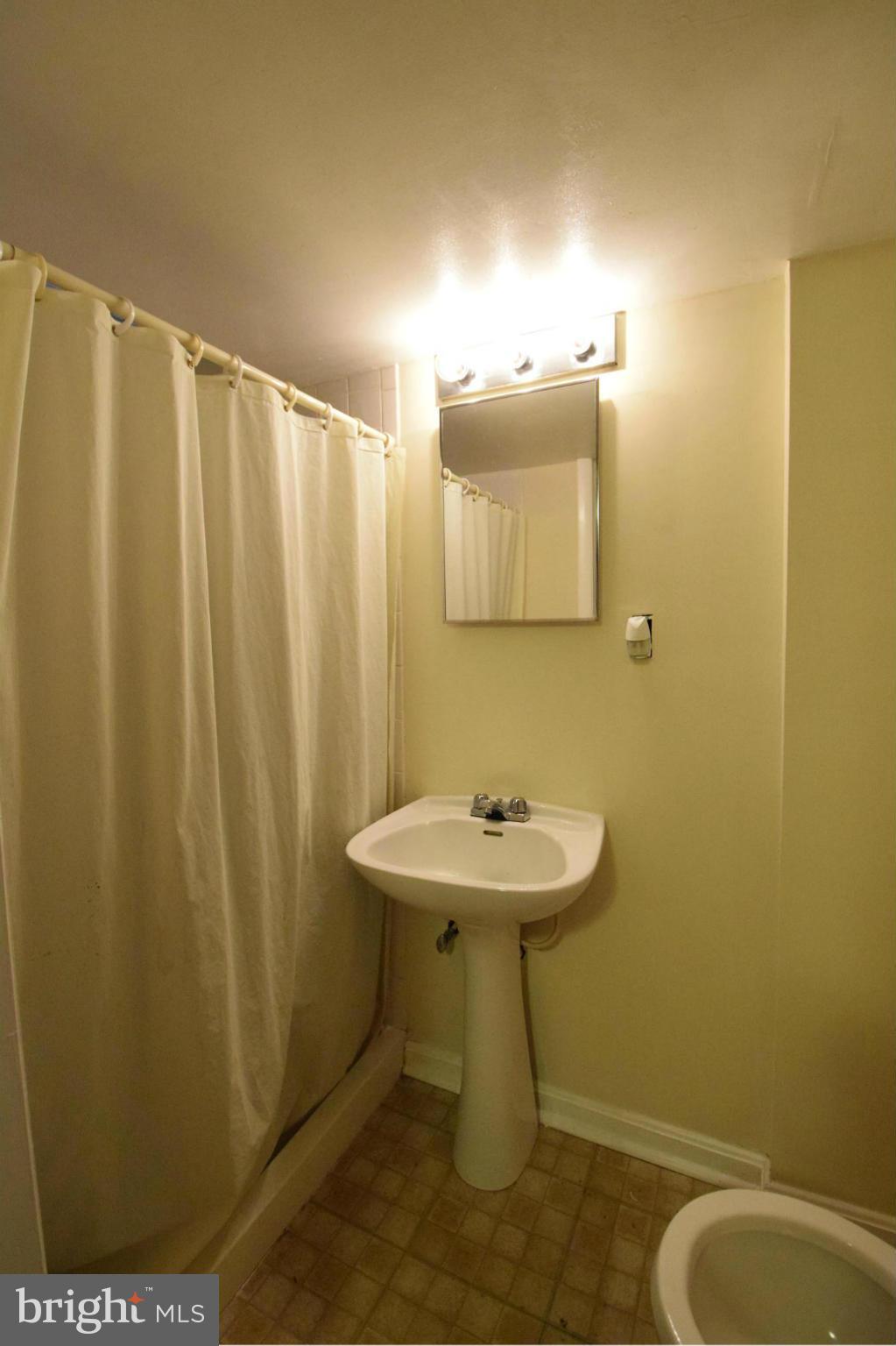 7304 Annapolis Road Hyattsville, MD 20784 - Photo 16 of 18 Bath