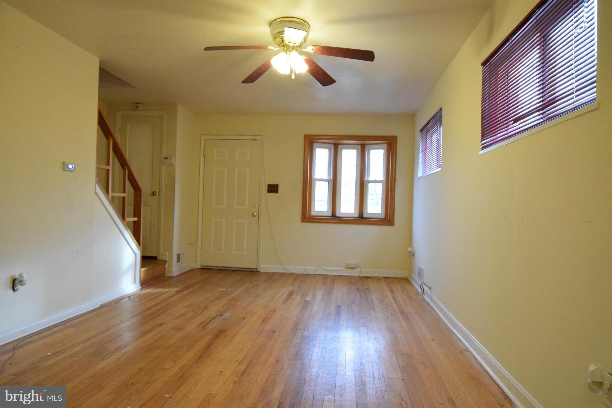 7304 Annapolis Road Hyattsville, MD 20784 - Photo 5 of 18 Living Room