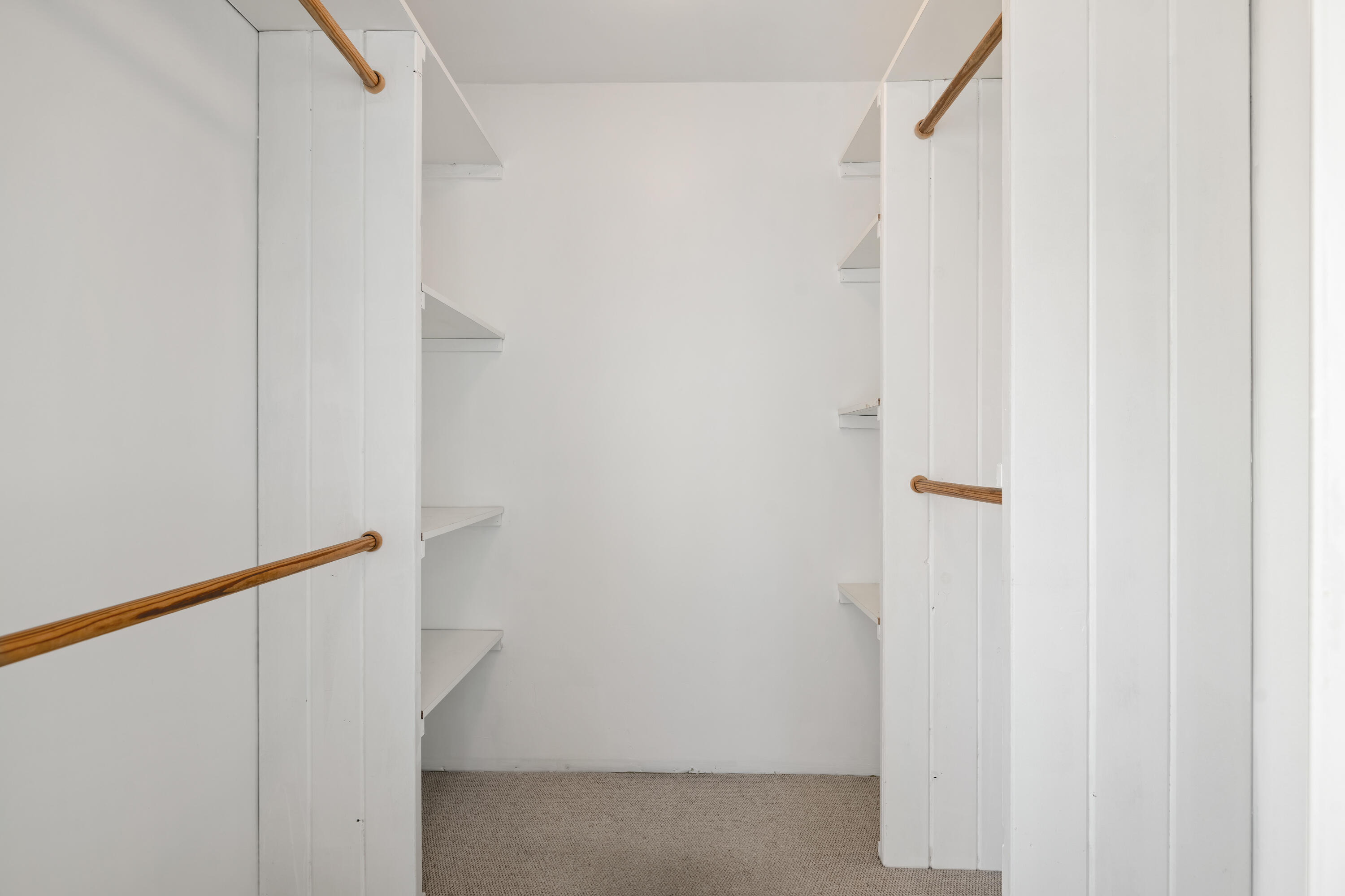 5871 Cathedral Oaks Road Goleta, CA 93117 - Photo 31 of 58 31-Primary CLoset