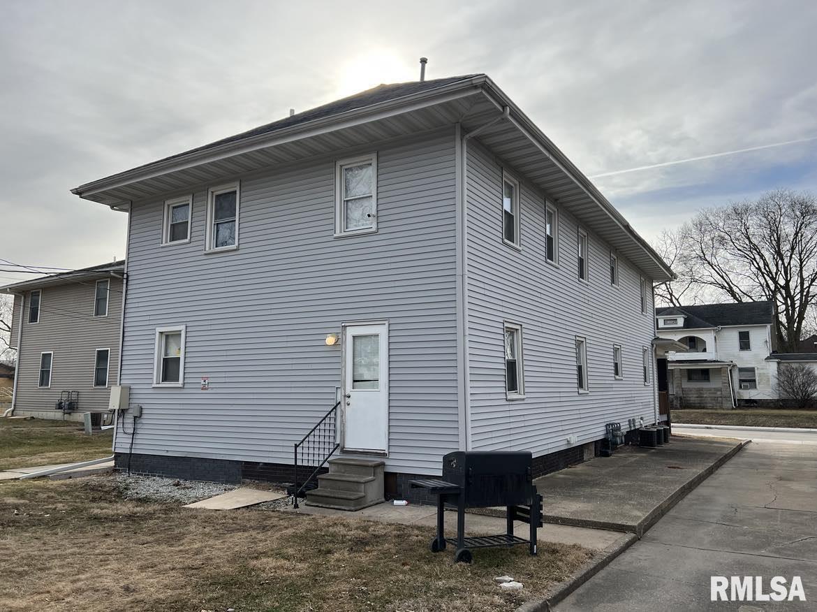 308 West Adams Road Macomb, IL 61455 - Photo 4 of 18 Gallery Image 4