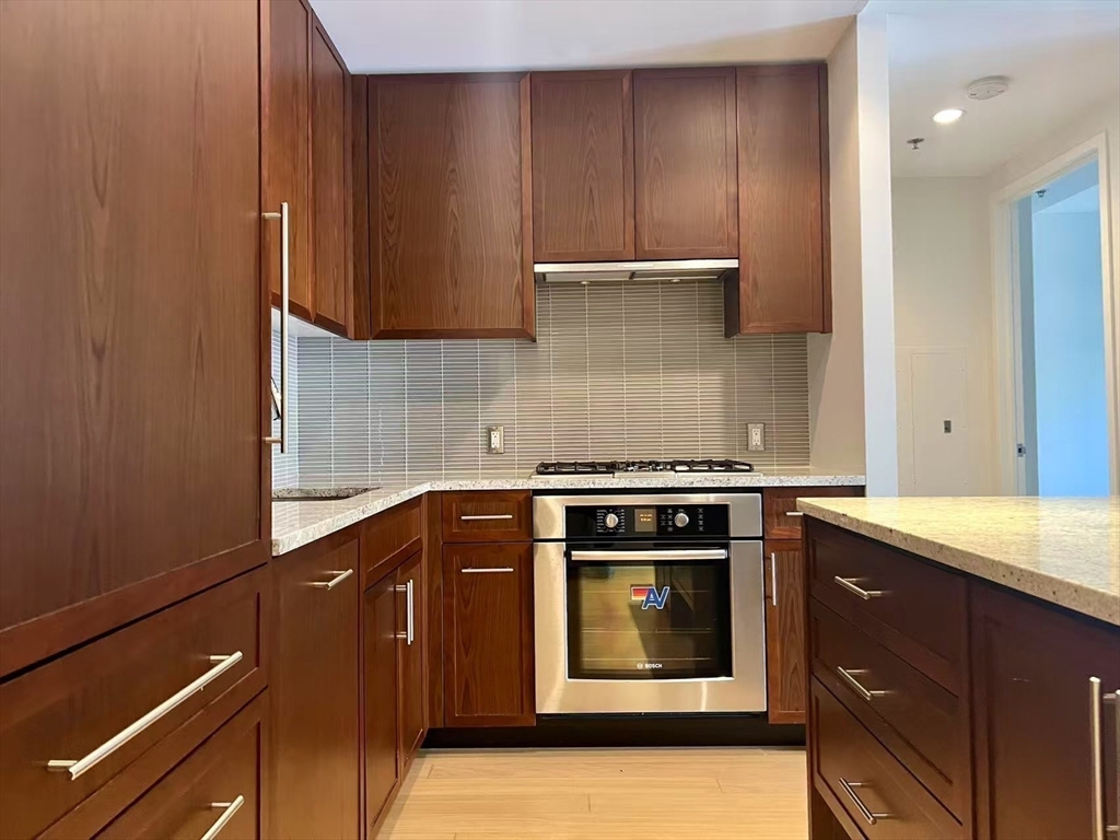 580 Washington Street, Unit 6D Boston, MA 02111 - Photo 5 of 17