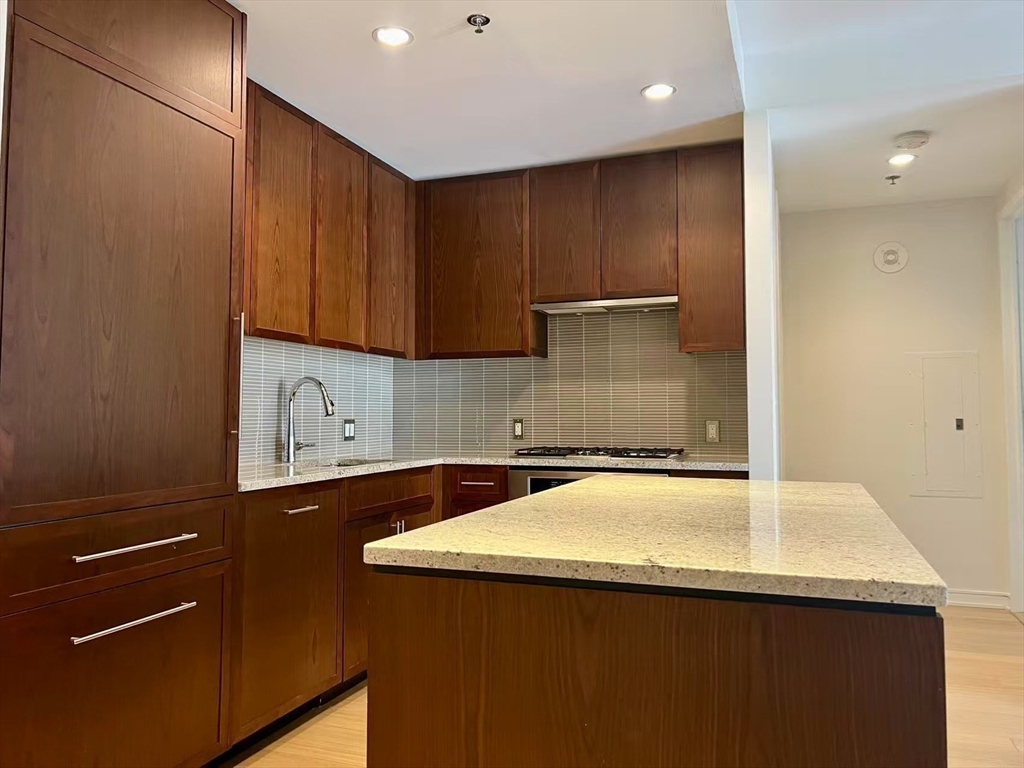 580 Washington Street, Unit 6D Boston, MA 02111 - Photo 6 of 17