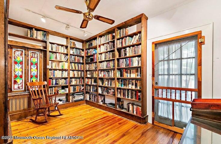 214 Cliftwood Road Oakhurst, NJ 07755 - Photo 23 of 61 20221117165821565334000000-o