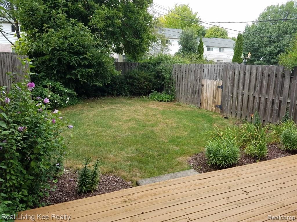 129 Stratford Lane Rochester Hills, MI 48309 - Photo 14 of 18