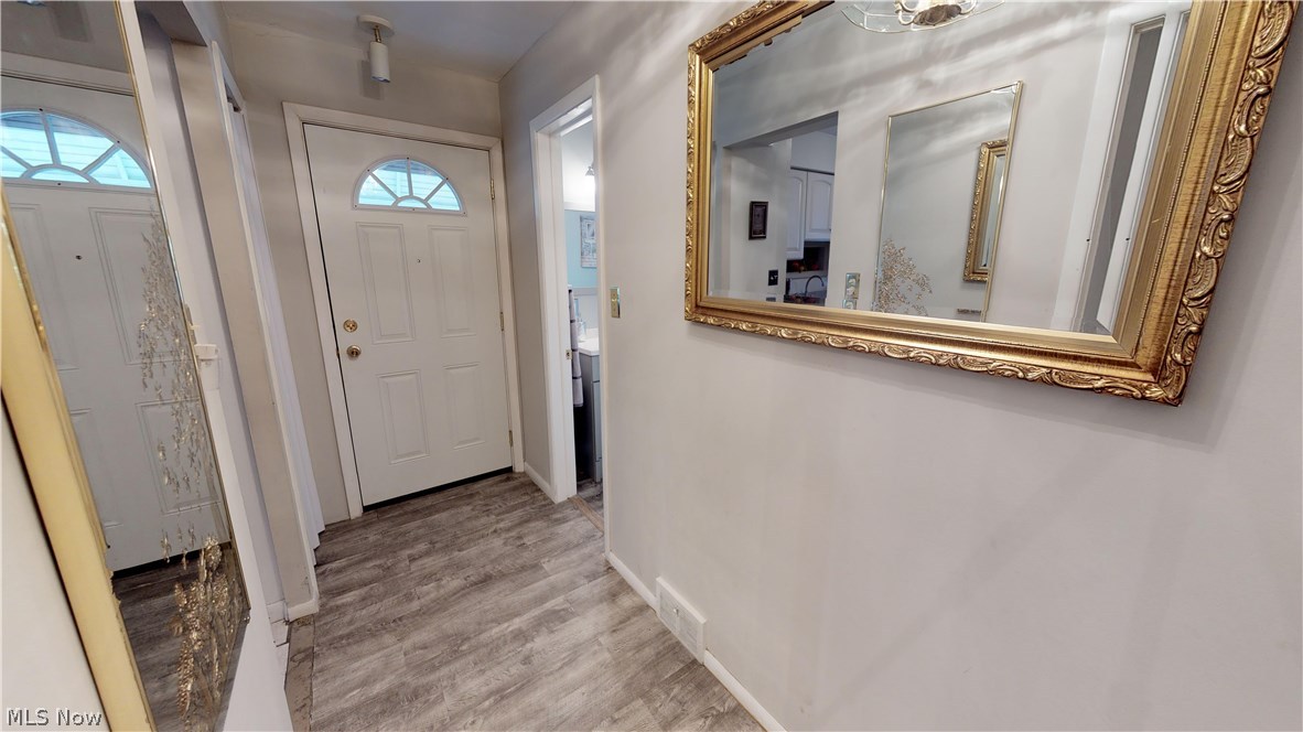 5023 South Sedgewick Road Cleveland, OH 44124 - Photo 8 of 33