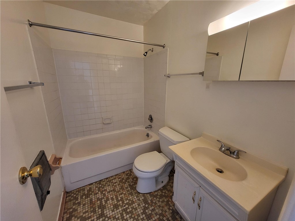 18 Langslow Street, Unit 5 Rochester, NY 14620 - Photo 7 of 7