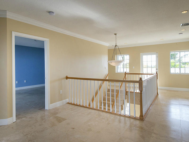 Grand Upstair Landing