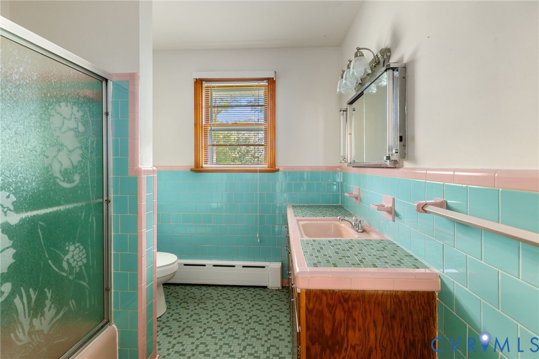 4029 Flintridge Road Richmond, VA 23235 - Photo 18 of 27 LOVE this retro bath!