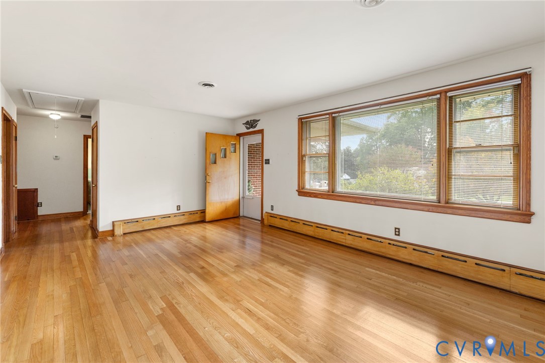 4029 Flintridge Road Richmond, VA 23235 - Photo 5 of 27 SO MUCH NATURAL LIGHT