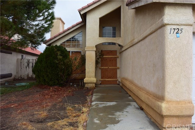 1725 Le Niche Lancaster, CA 93535 - Photo 2 of 10