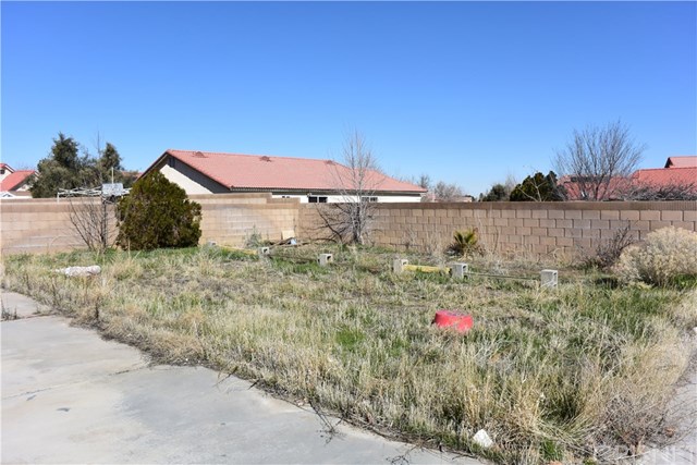 1725 Le Niche Lancaster, CA 93535 - Photo 8 of 10