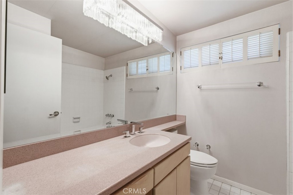 6307 Rhea Avenue Tarzana, CA 91335 - Photo 14 of 18 2nd Bathroom