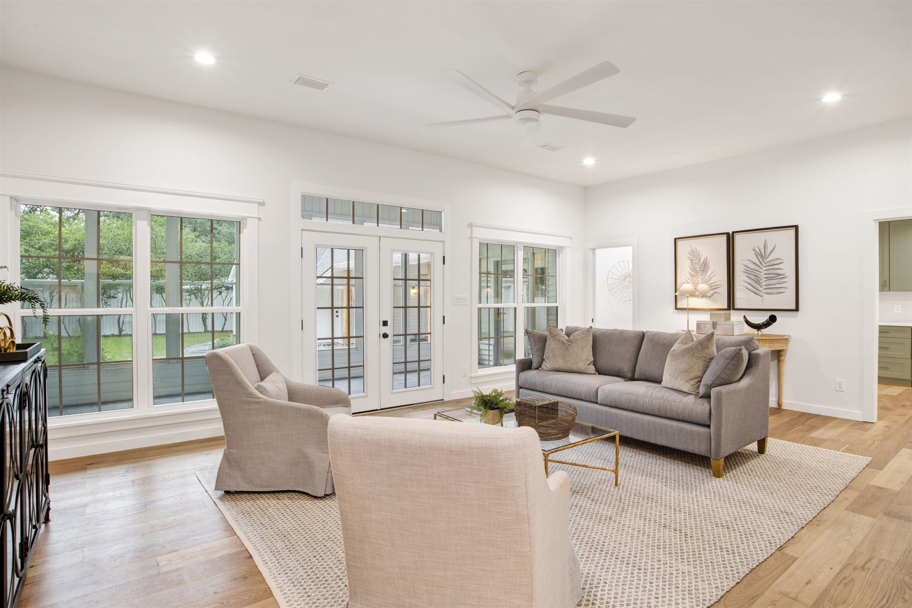 505 Dyson Street Fairhope, AL 36532 - Photo 8 of 50 Living Room