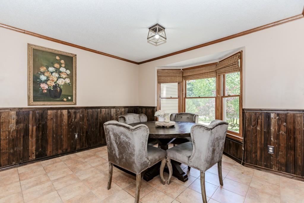 750 Jett Roberts Road Jefferson, GA 30549 - Photo 9 of 37 a dining room with furniture and window