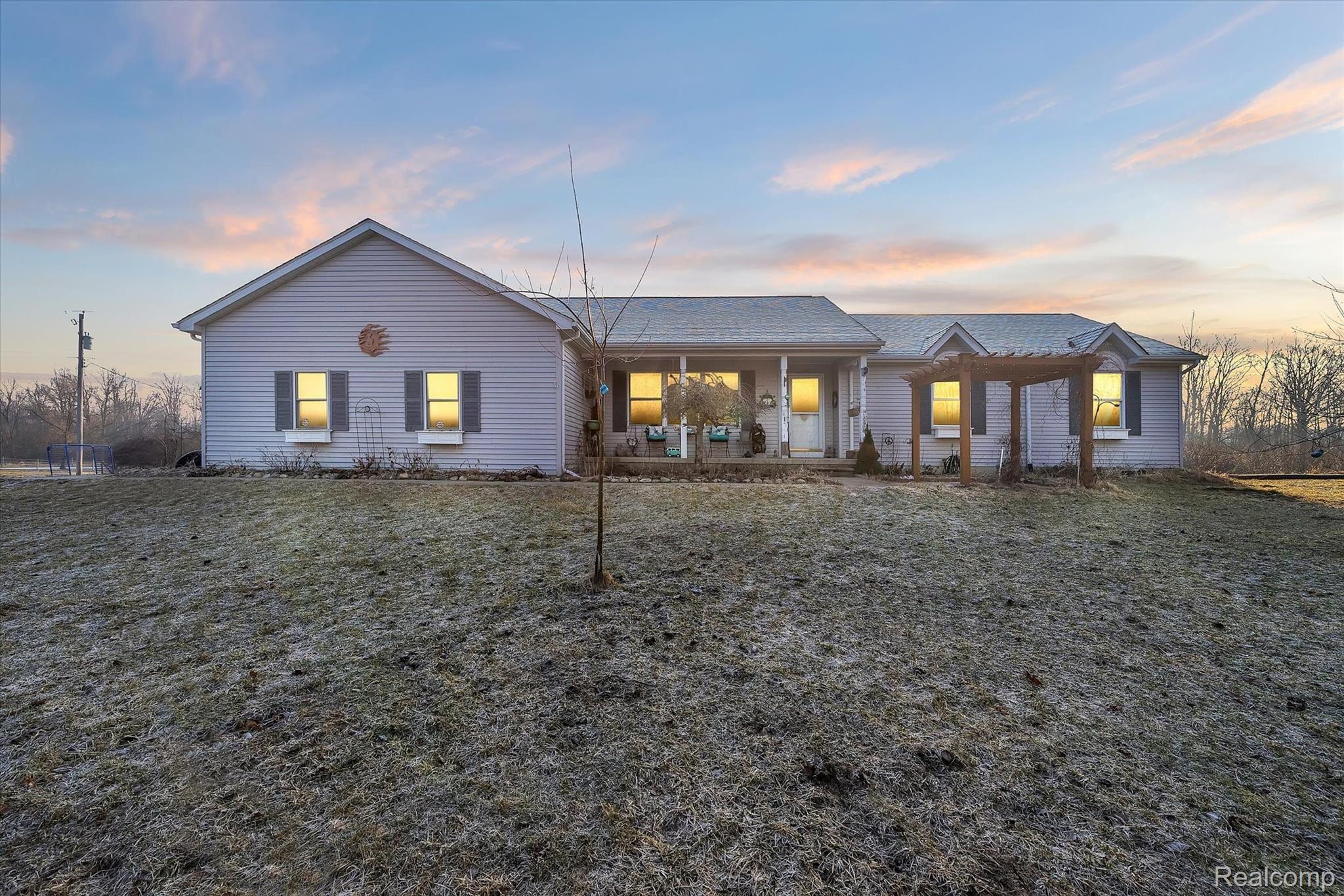 10928 North Nicholson Road Fowlerville, MI 48836 - Photo 29 of 32 01-10928-N-Nicholson-Rd-WindowStill-Real-Estate-Photography-1.jpg
