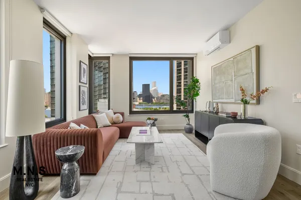 $7,015 | 65 Dupont Street, Unit 733 | Greenpoint