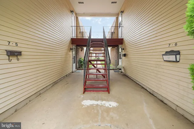 a view of an entryway