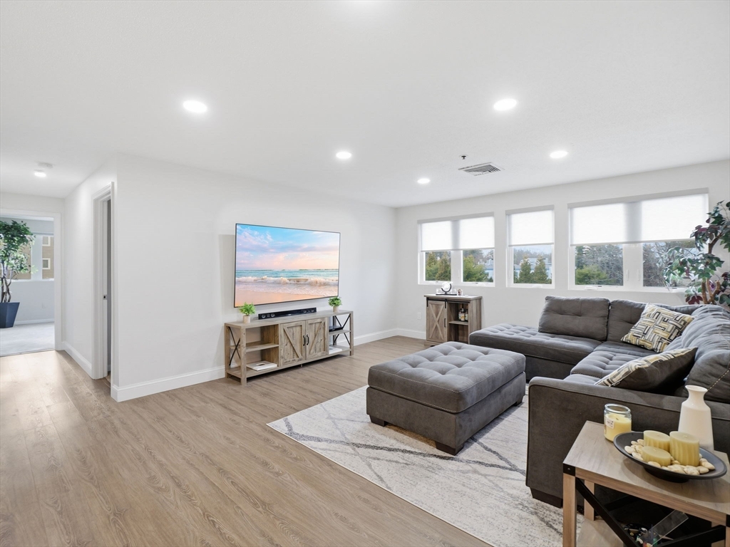 38 Dunham Road, Unit 310 Beverly, MA 01915 - Photo 1 of 41