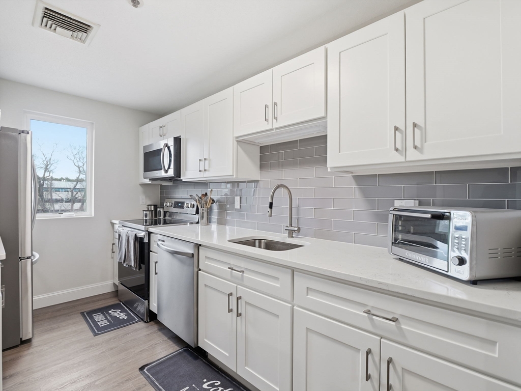 38 Dunham Road, Unit 310 Beverly, MA 01915 - Photo 2 of 41