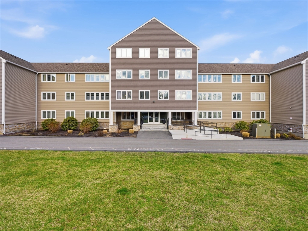 38 Dunham Road, Unit 310 Beverly, MA 01915 - Photo 36 of 41