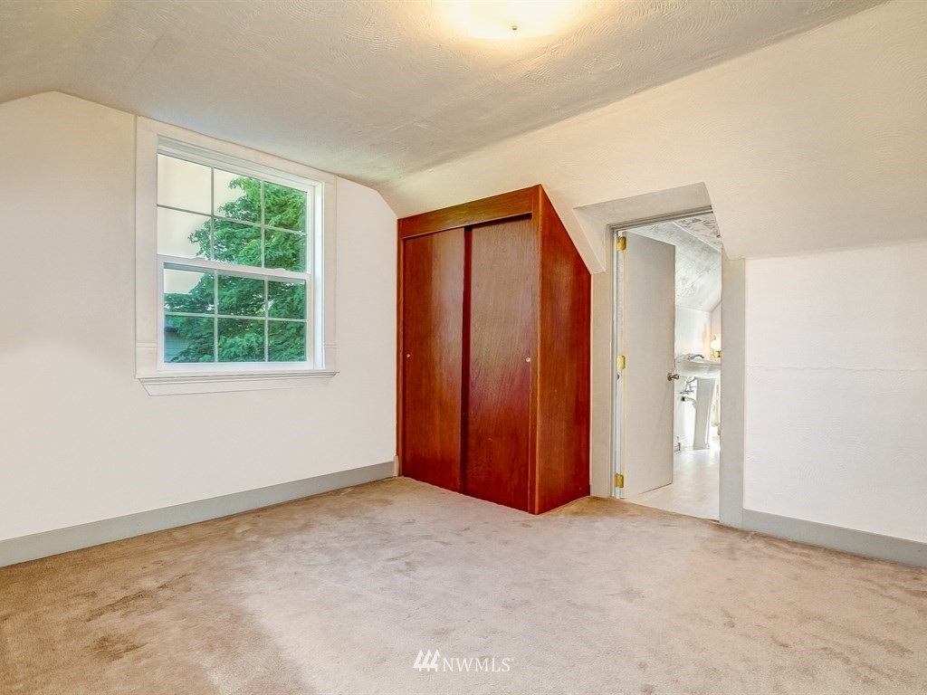 719 R Street Northeast Auburn, WA 98002 - Photo 14 of 23