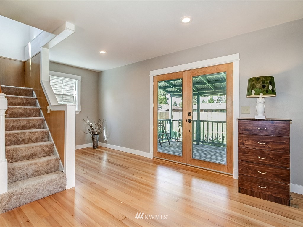 719 R Street Northeast Auburn, WA 98002 - Photo 7 of 23