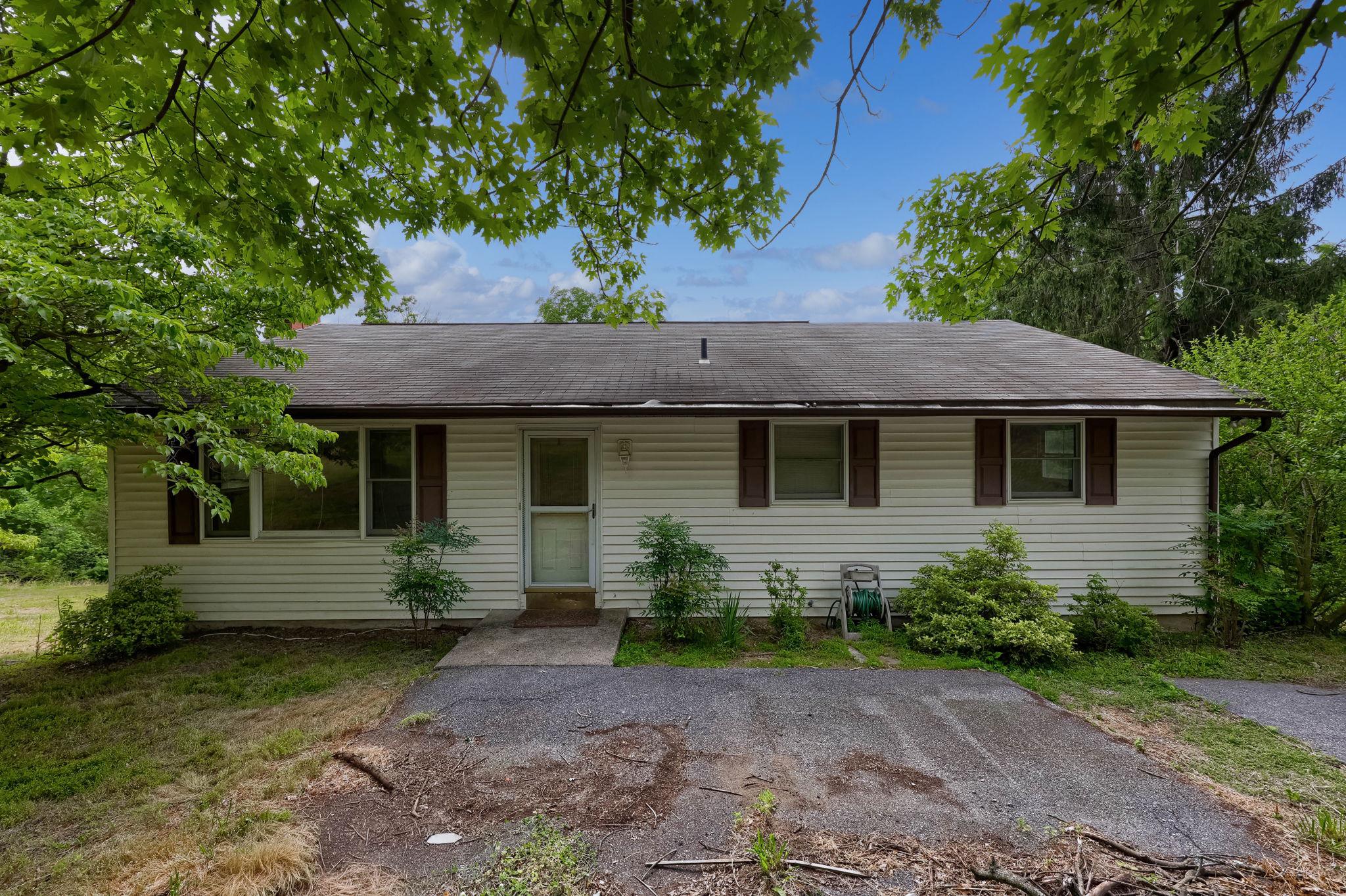 49 Preston Road Reading, PA 19608 - Photo 39 of 42 Possibility awaits!