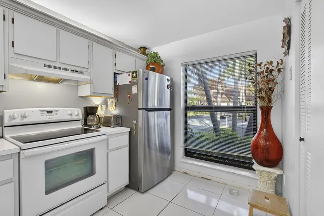 $209,900 | 3593 Crab Apple Trail, Unit B, Lake Worth, FL 33467