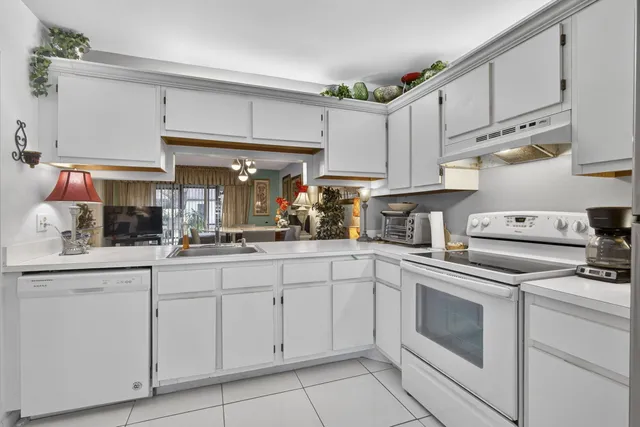 $209,900 | 3593 Crab Apple Trail, Unit B, Lake Worth, FL 33467