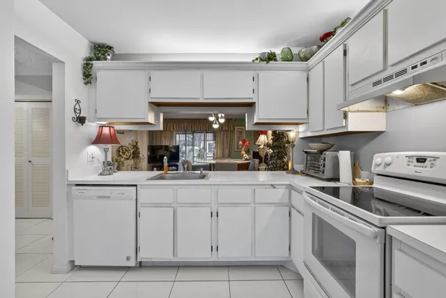 $209,900 | 3593 Crab Apple Trail, Unit B, Lake Worth, FL 33467