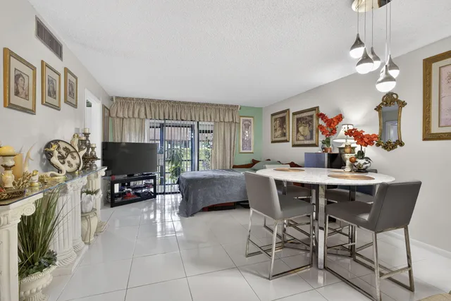 $209,900 | 3593 Crab Apple Trail, Unit B, Lake Worth, FL 33467