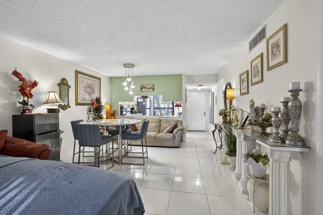 $209,900 | 3593 Crab Apple Trail, Unit B, Lake Worth, FL 33467