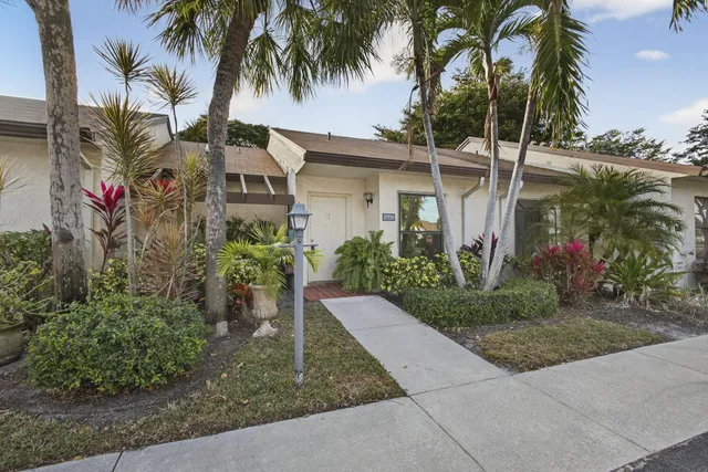 $209,900 | 3593 Crab Apple Trail, Unit B, Lake Worth, FL 33467