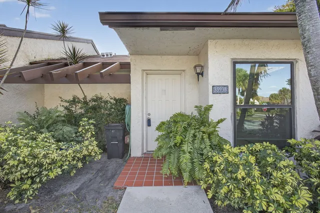 $209,900 | 3593 Crab Apple Trail, Unit B, Lake Worth, FL 33467