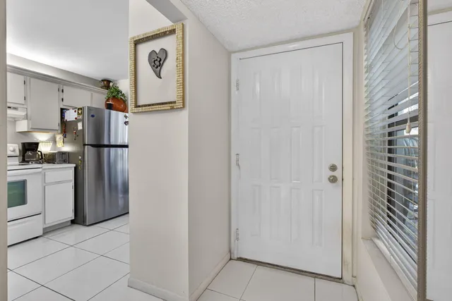 $209,900 | 3593 Crab Apple Trail, Unit B, Lake Worth, FL 33467